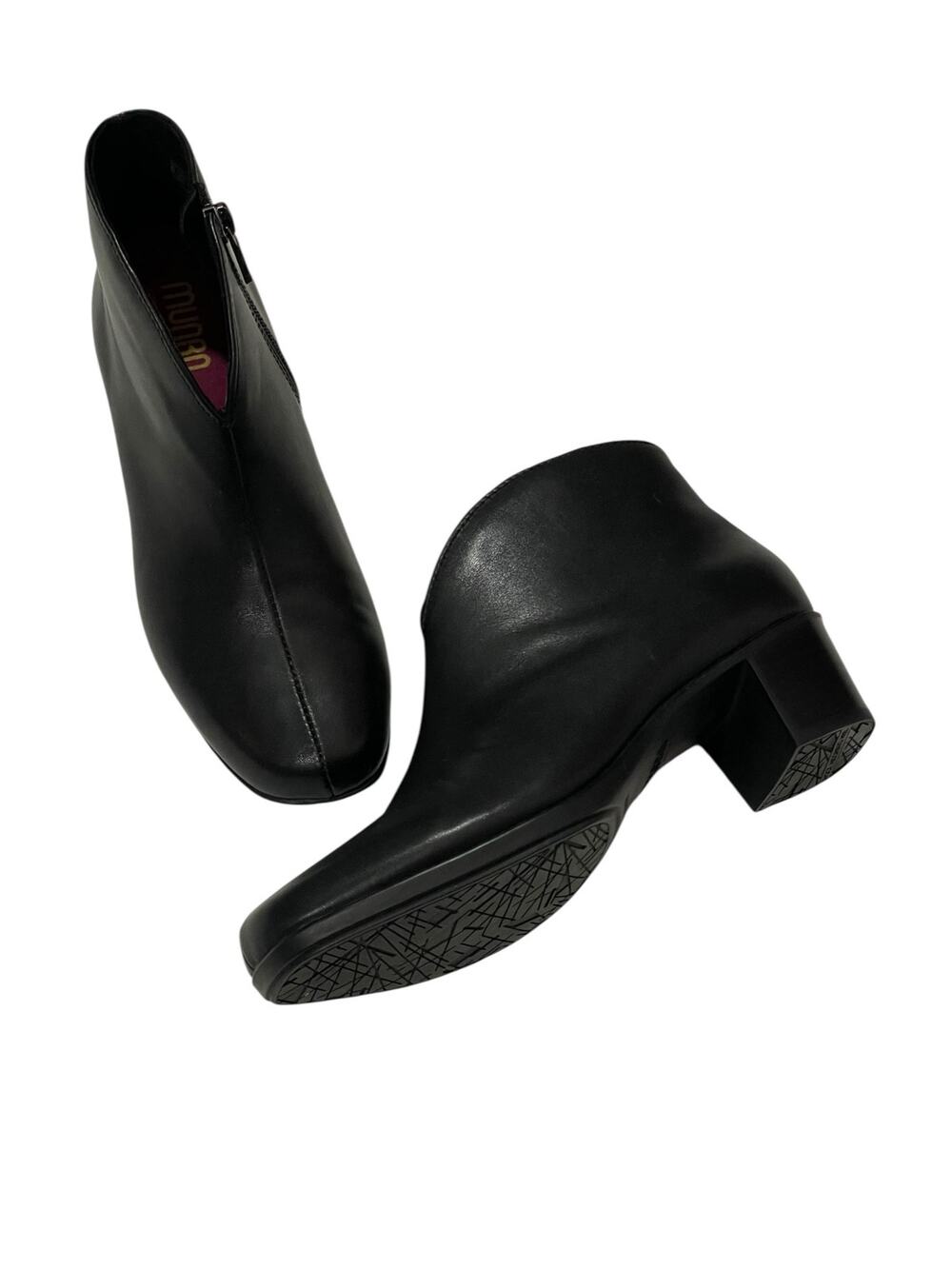 Munro Shelly Leather Ankle Bootie - Black- 6.5M